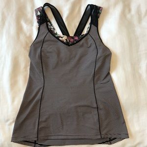 Lululemon workout top sz10